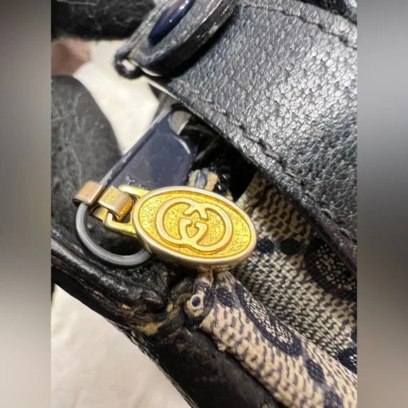 ⭐️ - GUCCI-41 02 013 Coated Canvas Black Crossbody - Picture 10 of 15